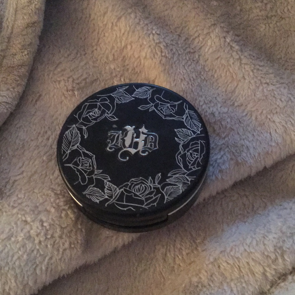 Makeup - Picture 2 of 3